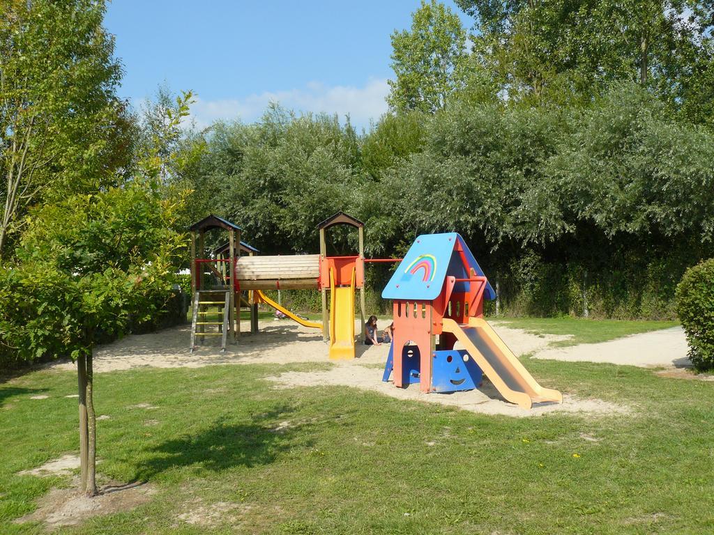 Camping Des Roses กองด์ ภายนอก รูปภาพ